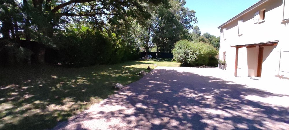 Aire camping-car  Pigut-Pluviers (24360) - Photo 1